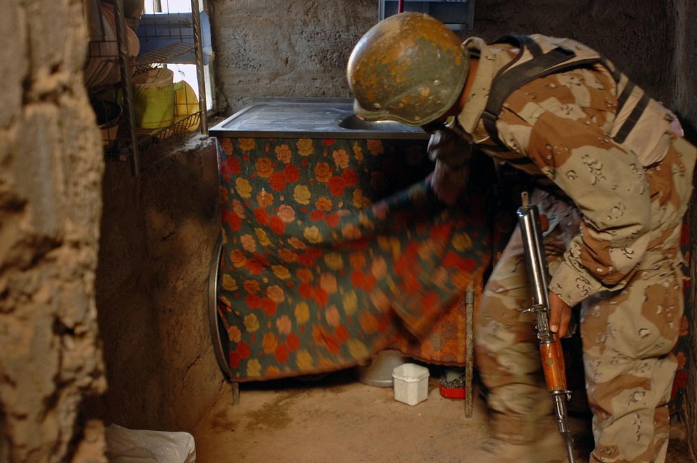 IA, CF raids on Mosul builds bonds between Armies