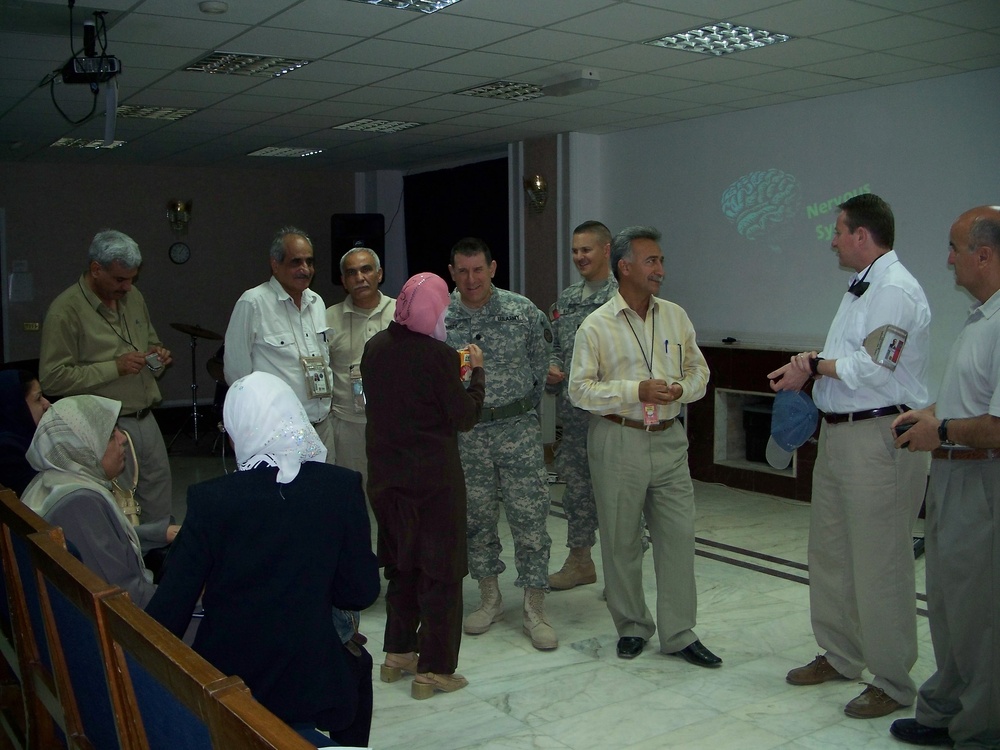 Iraqi veterinarians study with international expert