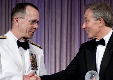 Mullen Receives Atlantic Council's Military Leadership Award