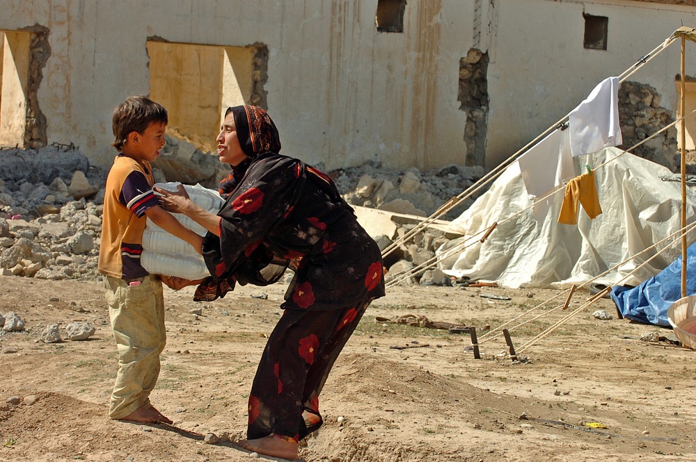 Iraqi Internally Displaced Citizens Receive Aid From IA, 3rd ACR