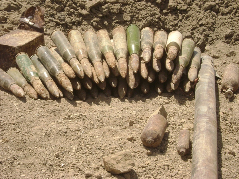 SoI turn over weapons cache