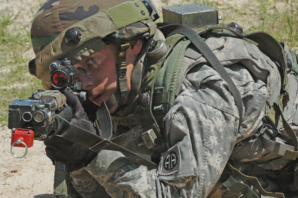 Paratroopers get hands-on training during live-fire event