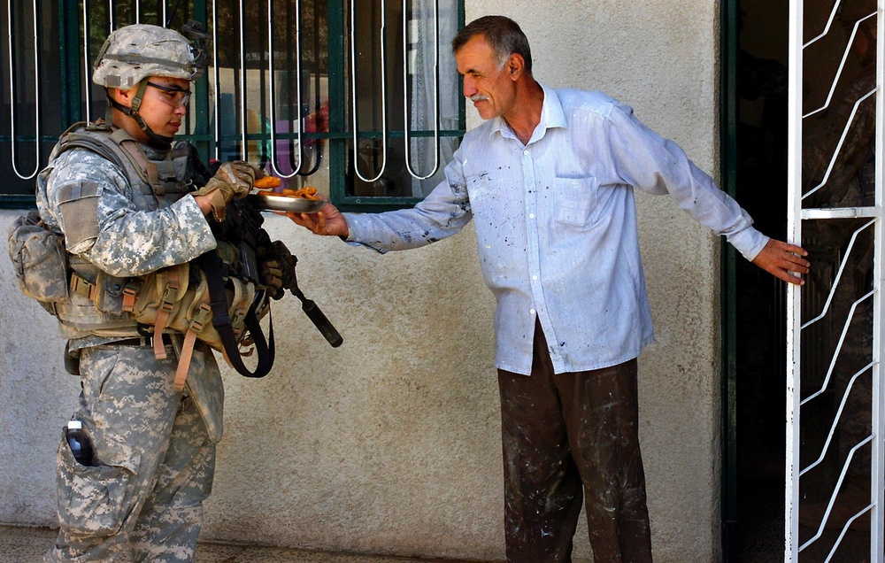 Building rapport in Mosul's al-Wadah neighborhood