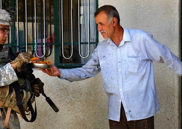 Building rapport in Mosul's al-Wadah neighborhood