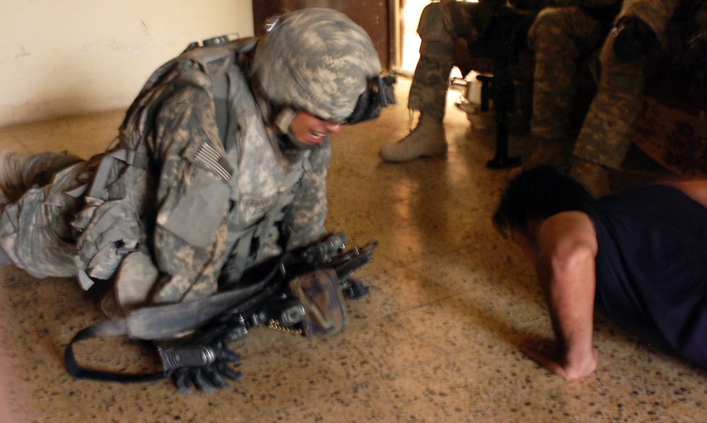 Building rapport in Mosul's al-Wadah neighborhood