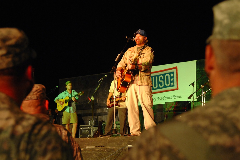 Toby Keith Performs at Balad AB