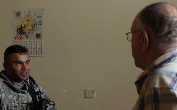 Strike Soldiers visit clinics in western Baghdad: MND-B troops seek to help in life-saving equipment, abilities