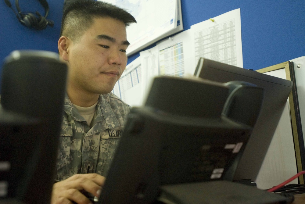 Soldiers provide human resources assistance to FOB Delta