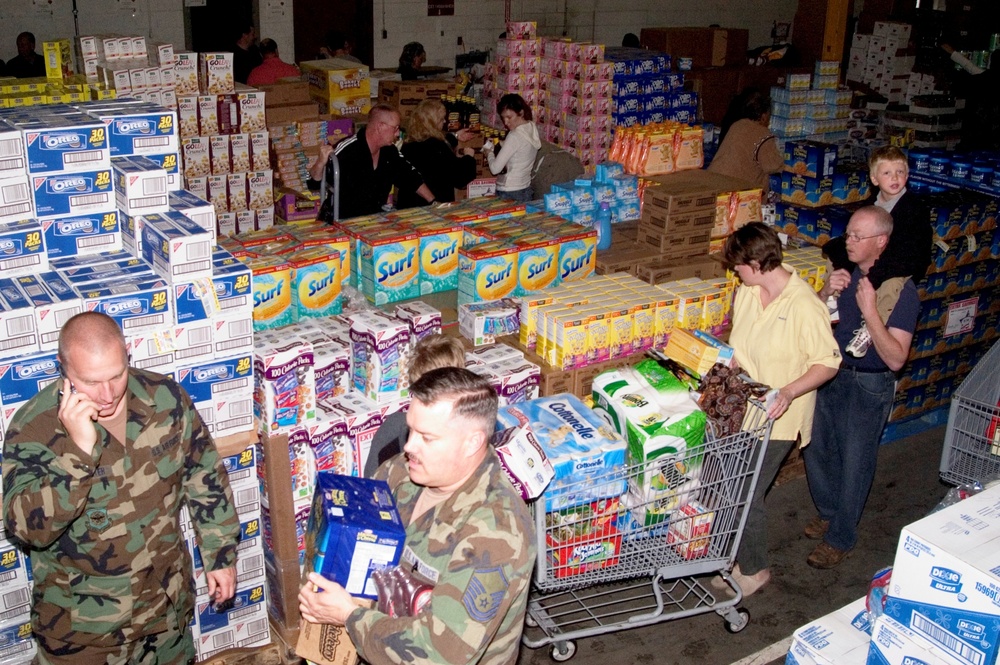 Defense Commissary Agency Takes Benefits to Guard, Reserve Members
