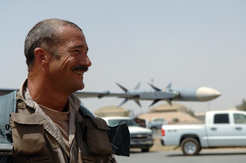 Air Force Pilot Breaks Own World Aviation Record
