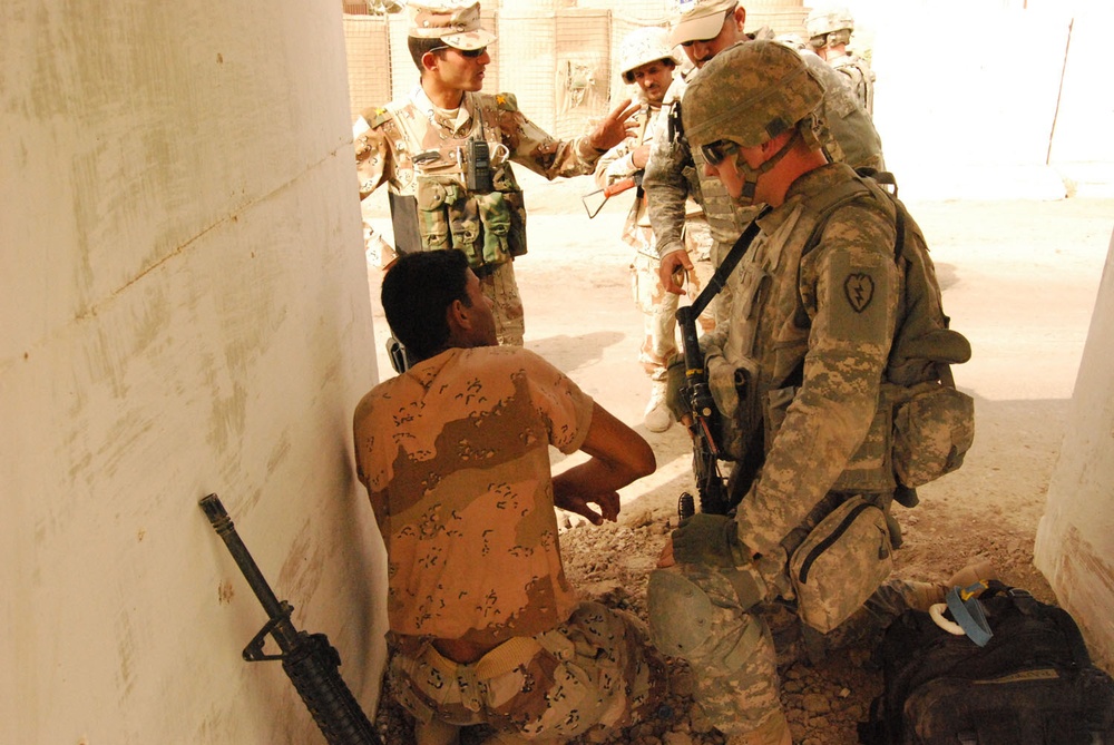 Gimlet medics help injured IA soldier