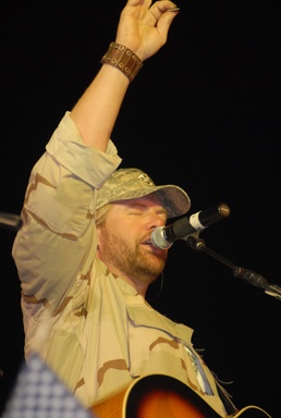 Toby Keith rocks Victory Base Complex