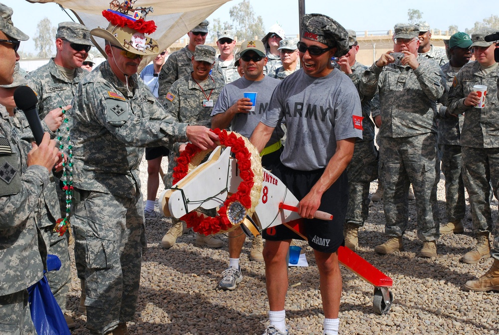 MND-B, 4th Inf. Div. Soldiers gallop to glory in 1st running of the 138th Kentucky Derby in Iraq