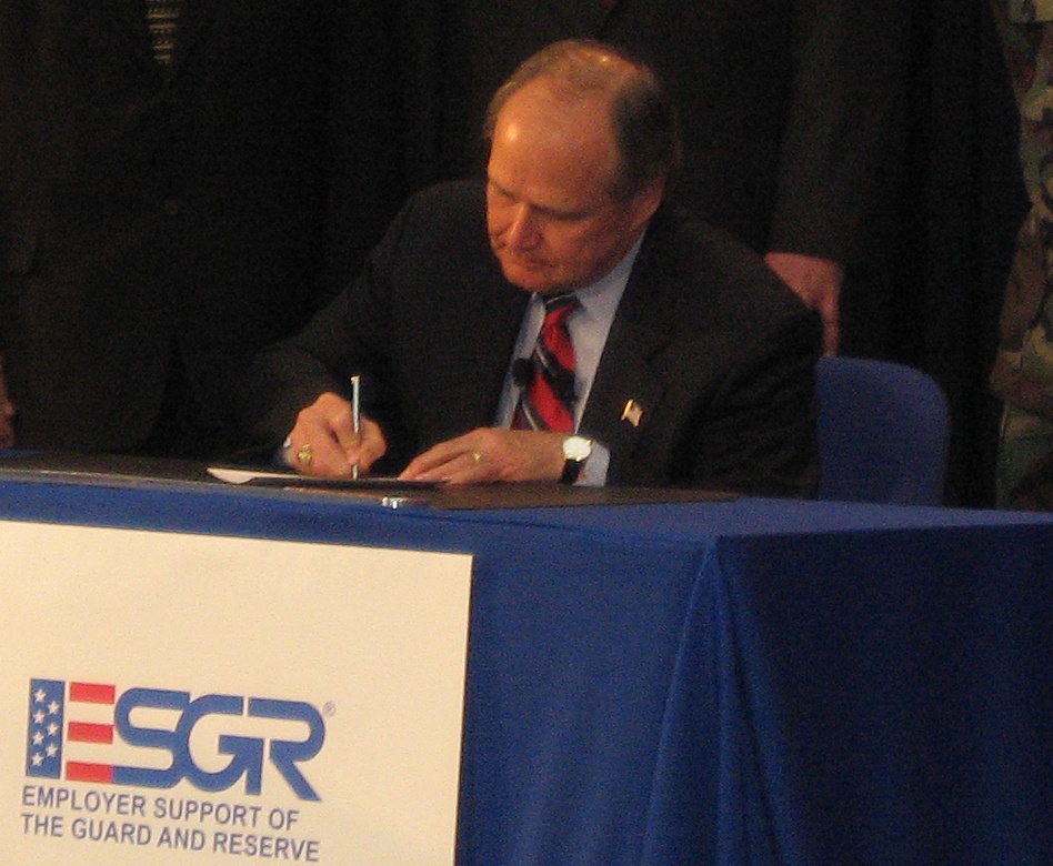 America Supports You: Chrysler Kicks Off Military Appreciation Month