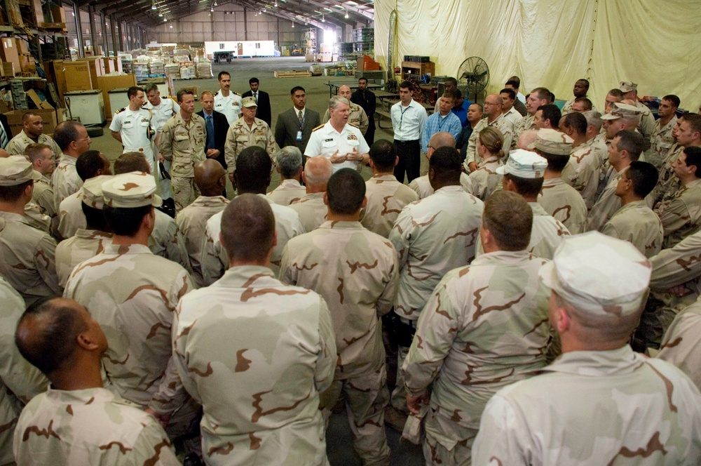 Chief of Naval Operations visits UAE, talks strategy