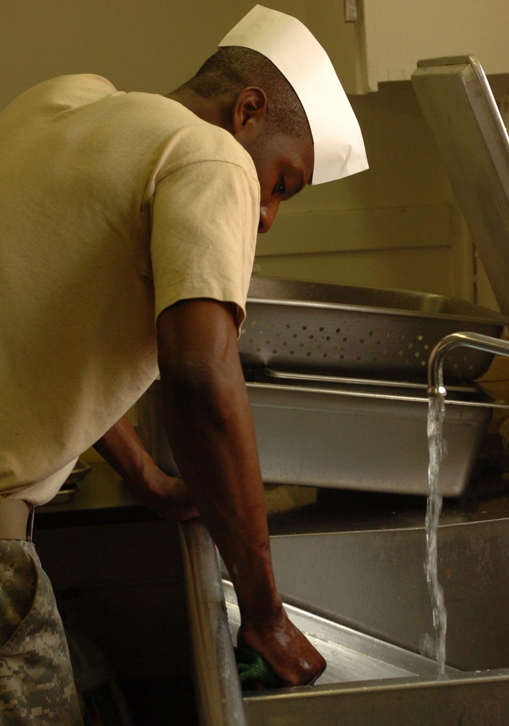 Aviation Soldiers get refueled during PTA
