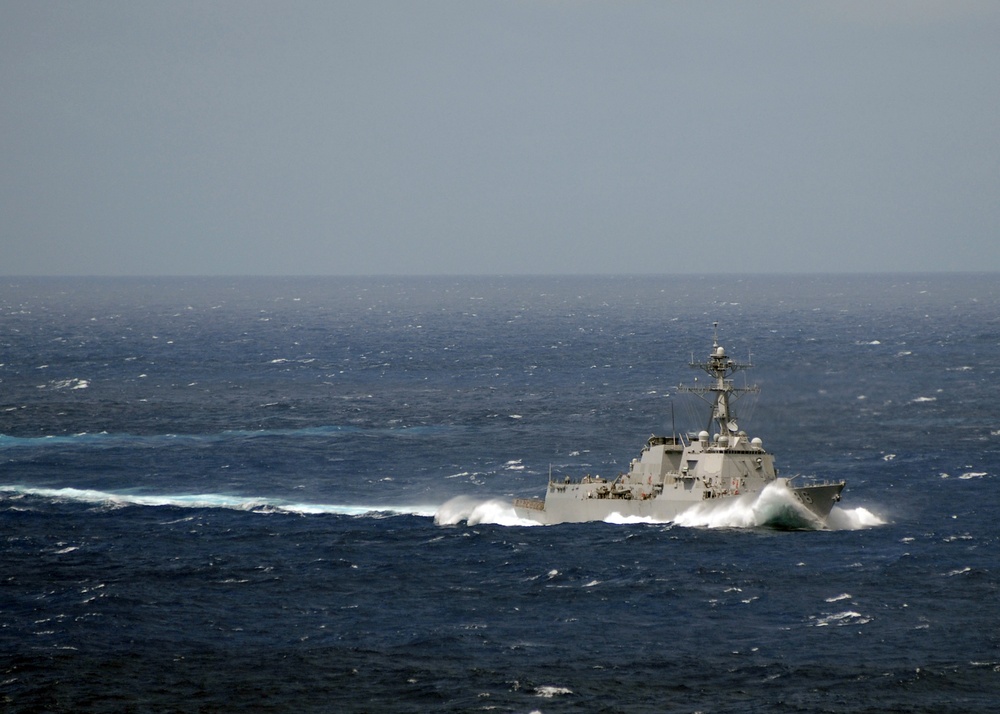 USS Shoup chops through rough water