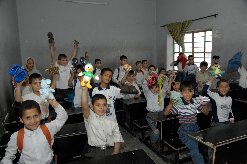 Helping children in Mosul
