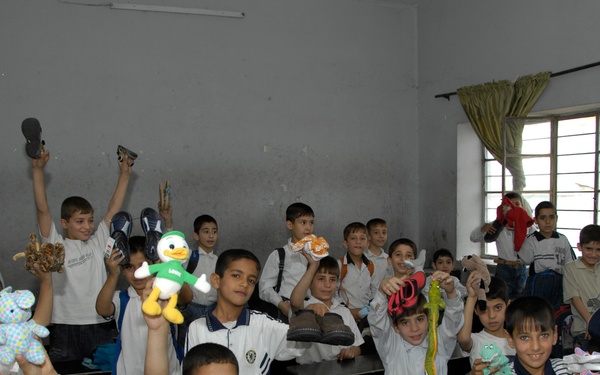 Helping children in Mosul
