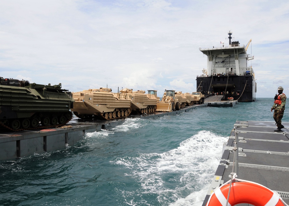 USNS 1st Lt. Baldomero Lopez unloads supplies