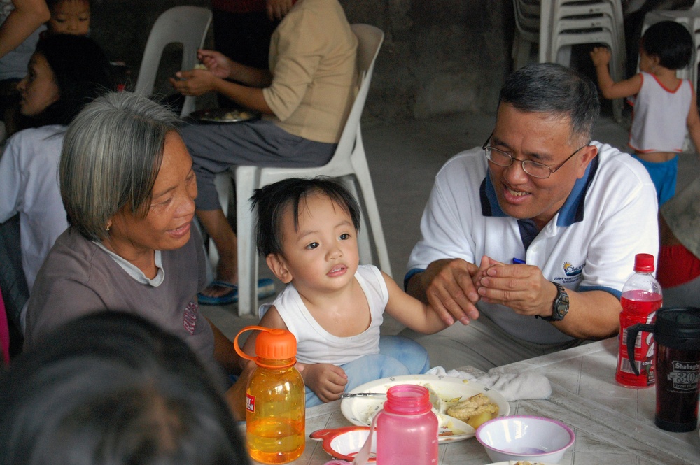 A visit with children of the Philippines