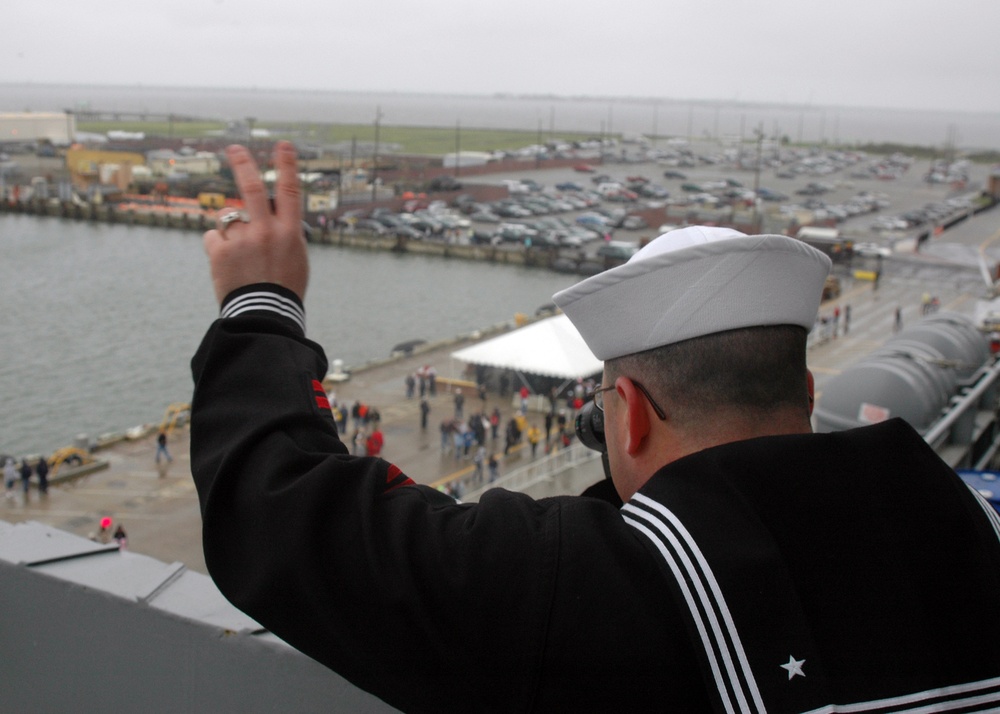 USS George Washington gets underway for deployment