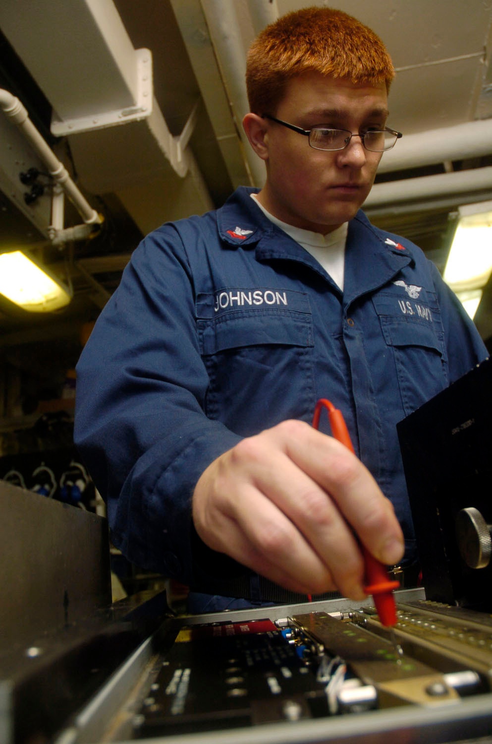 Maintenance work aboard USS Nimitz