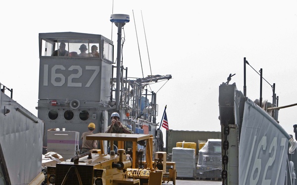 Restocking the USS Essex in the South China Sea