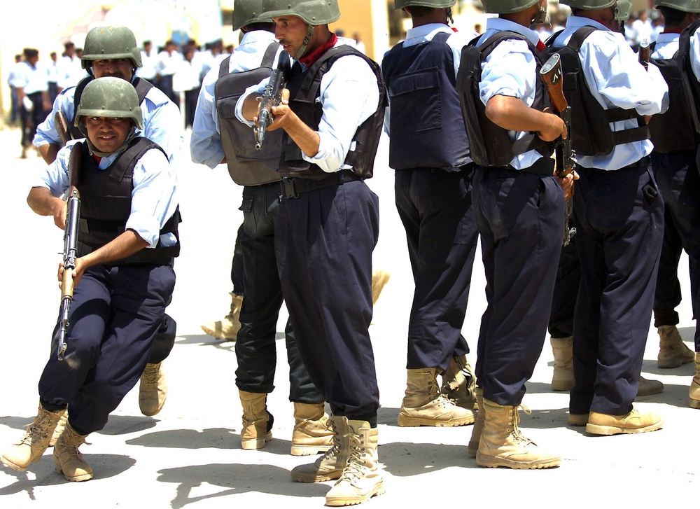 Over 300 Sons of Iraq graduate Iraqi Police training in Kirkuk