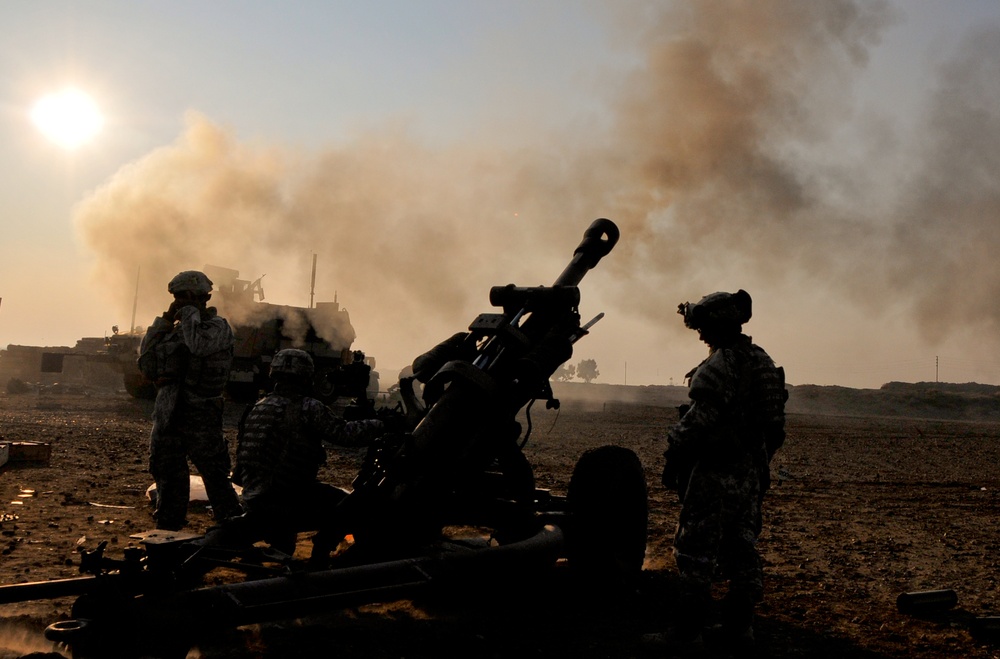 101st Airborne artillery fires shells in support of Operation Fulton Harvest