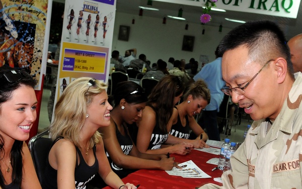 Minnesota Vikings Cheerleaders Visit Qatar