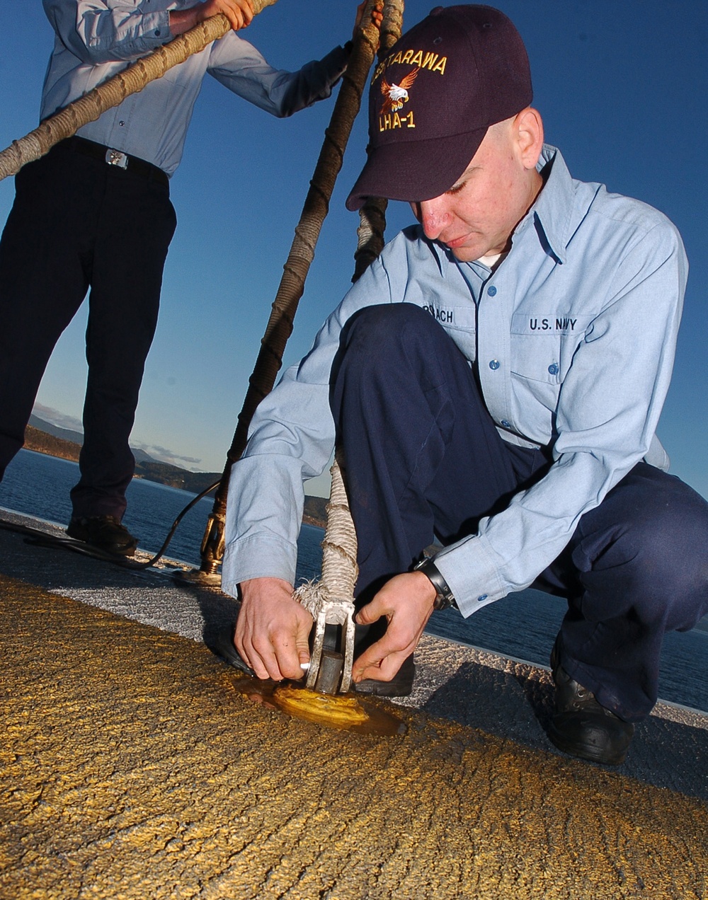 USS Tarawa arrives in Tasmania