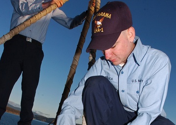 USS Tarawa arrives in Tasmania