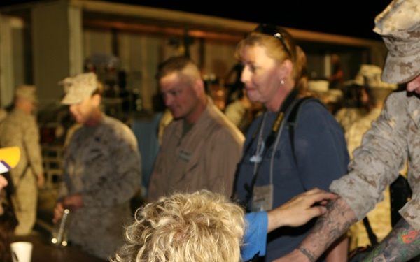 Saloonatics perform Rock 'n' Roll tribute for service members