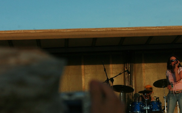 Saloonatics perform Rock 'n' Roll tribute for service members
