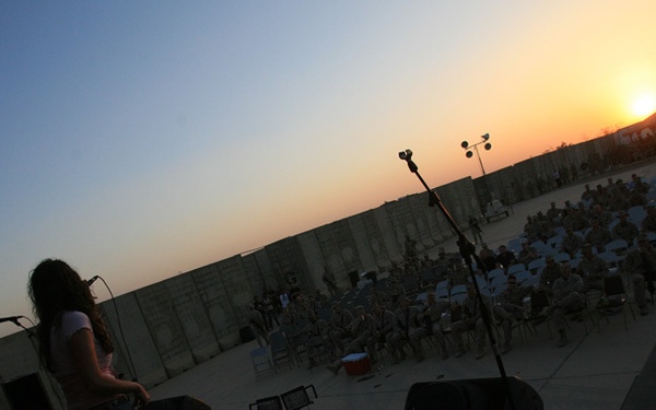 Saloonatics perform Rock 'n' Roll tribute for service members