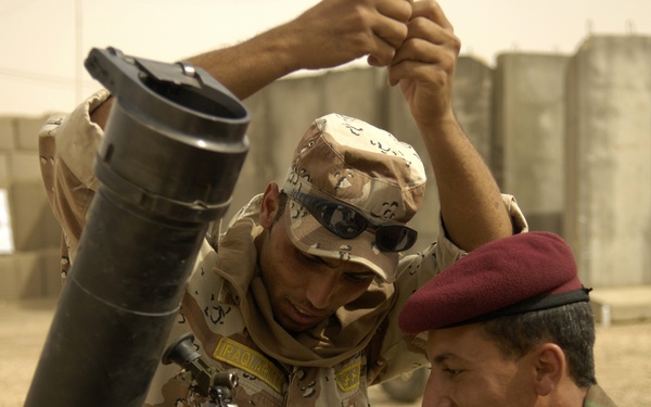 Iraqi Army Artillery Training