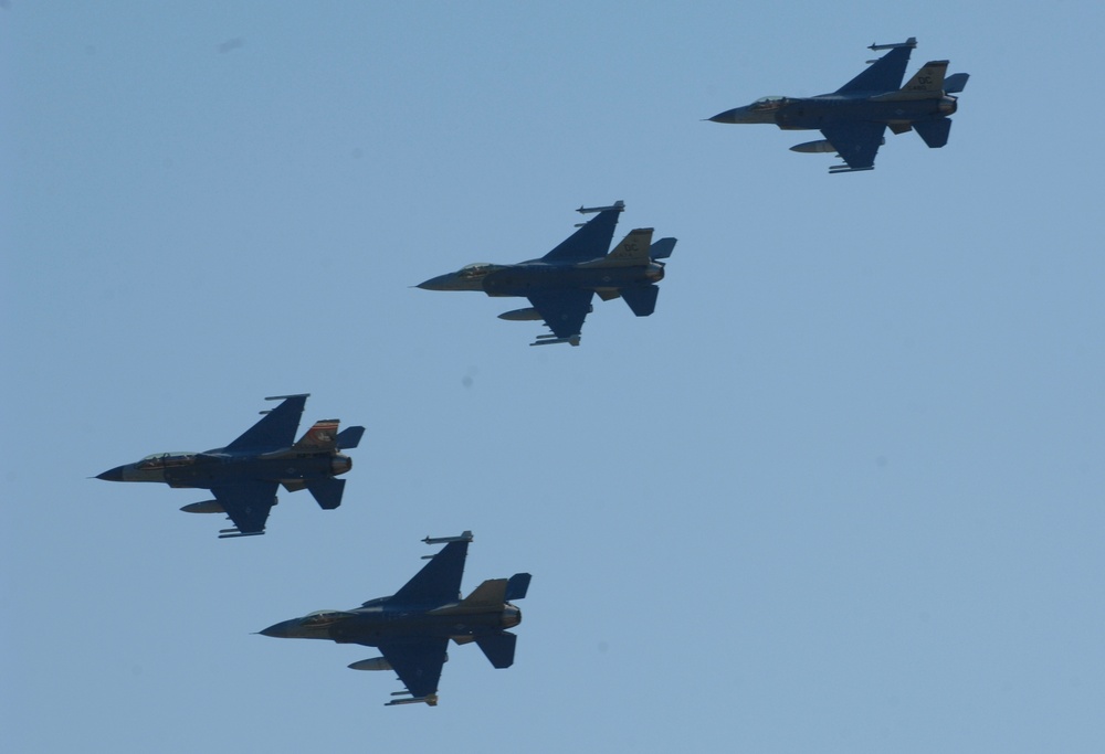 Air Show Celebrates Berlin Airlift Anniversary