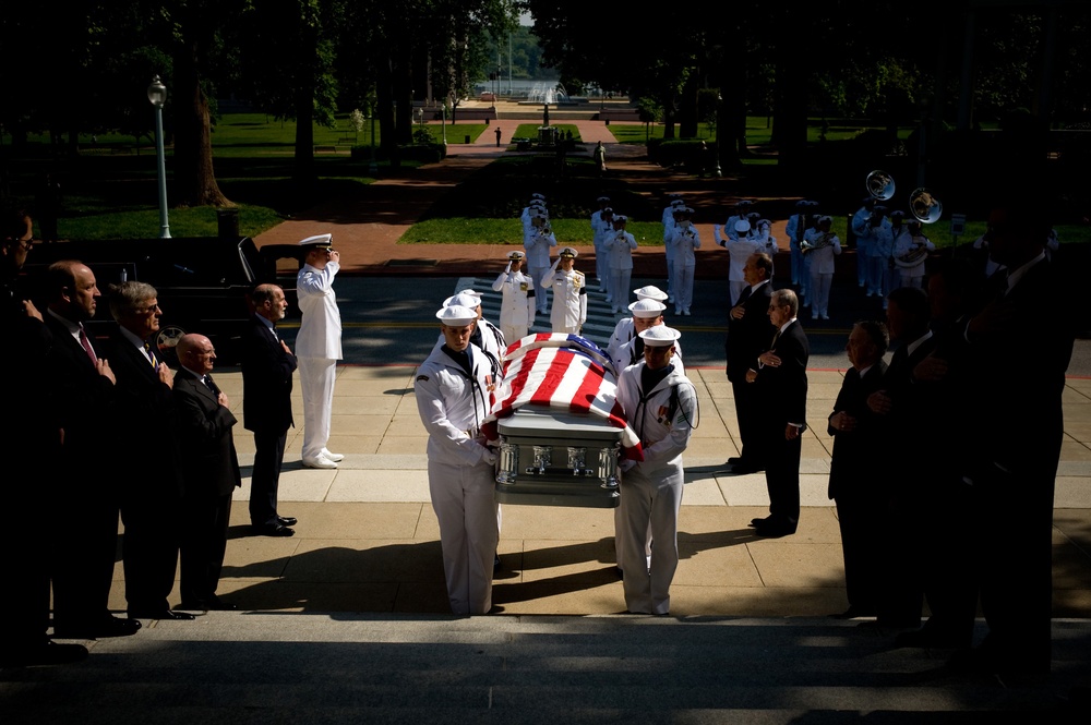 Former Naval Academy superintendant receives honors in Annapolis