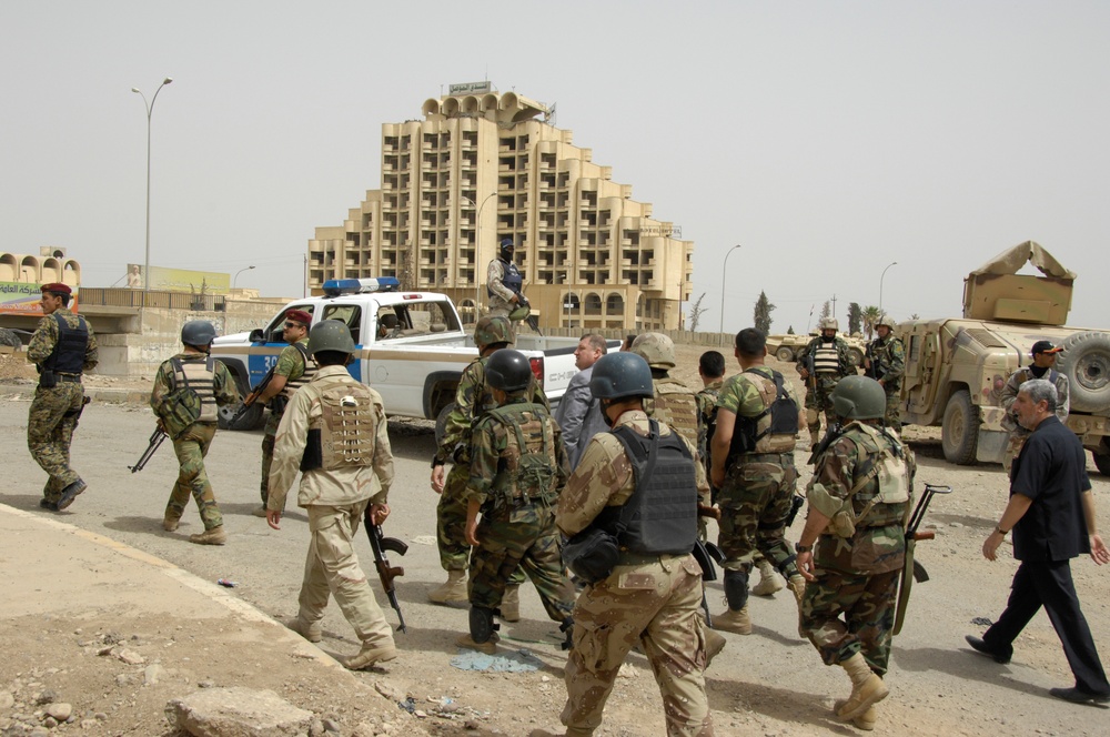 Mayor of Mosul Speaks to Locals
