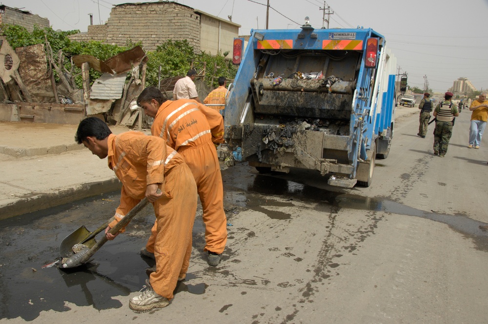 Mosul Street Clean Up