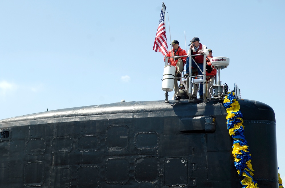 USS Hawaii returns home after maiden voyage