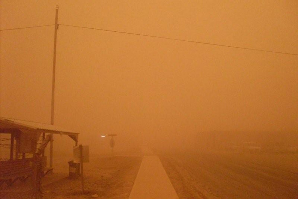 Sand storms in Taji