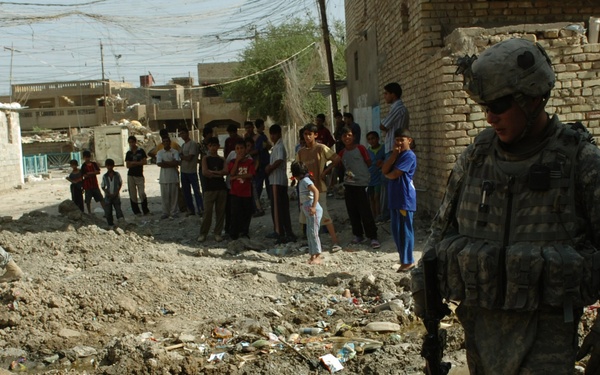 Strike Soldiers patrol western Baghdad