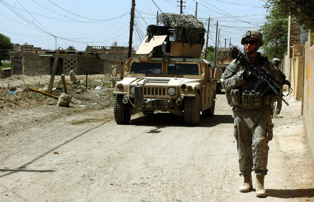 Strike Soldiers patrol western Baghdad