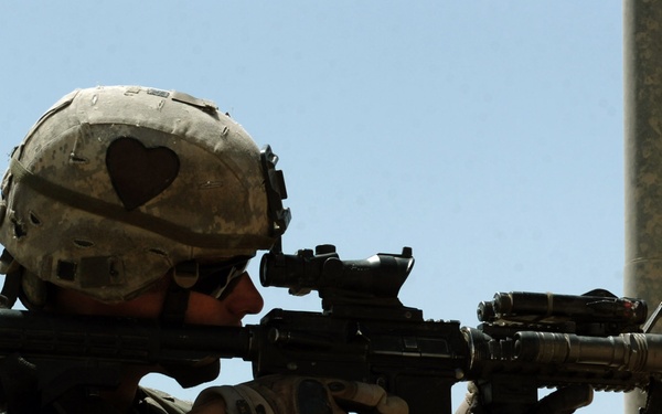 Strike Soldiers Patrol Western Baghdad