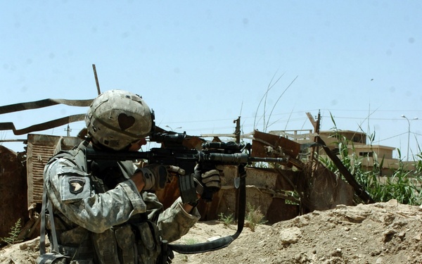 Strike Soldiers patrol western Baghdad