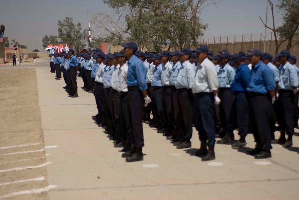 Iraqi police graduates move on to the force