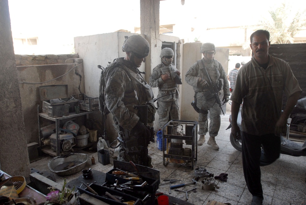 Comanche Troop maintains security in Abu T'shir
