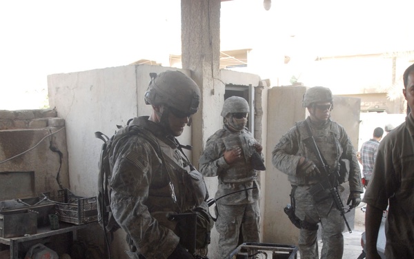 Comanche Troop maintains security in Abu T'shir